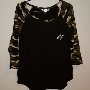 Quarter sleeve shirt